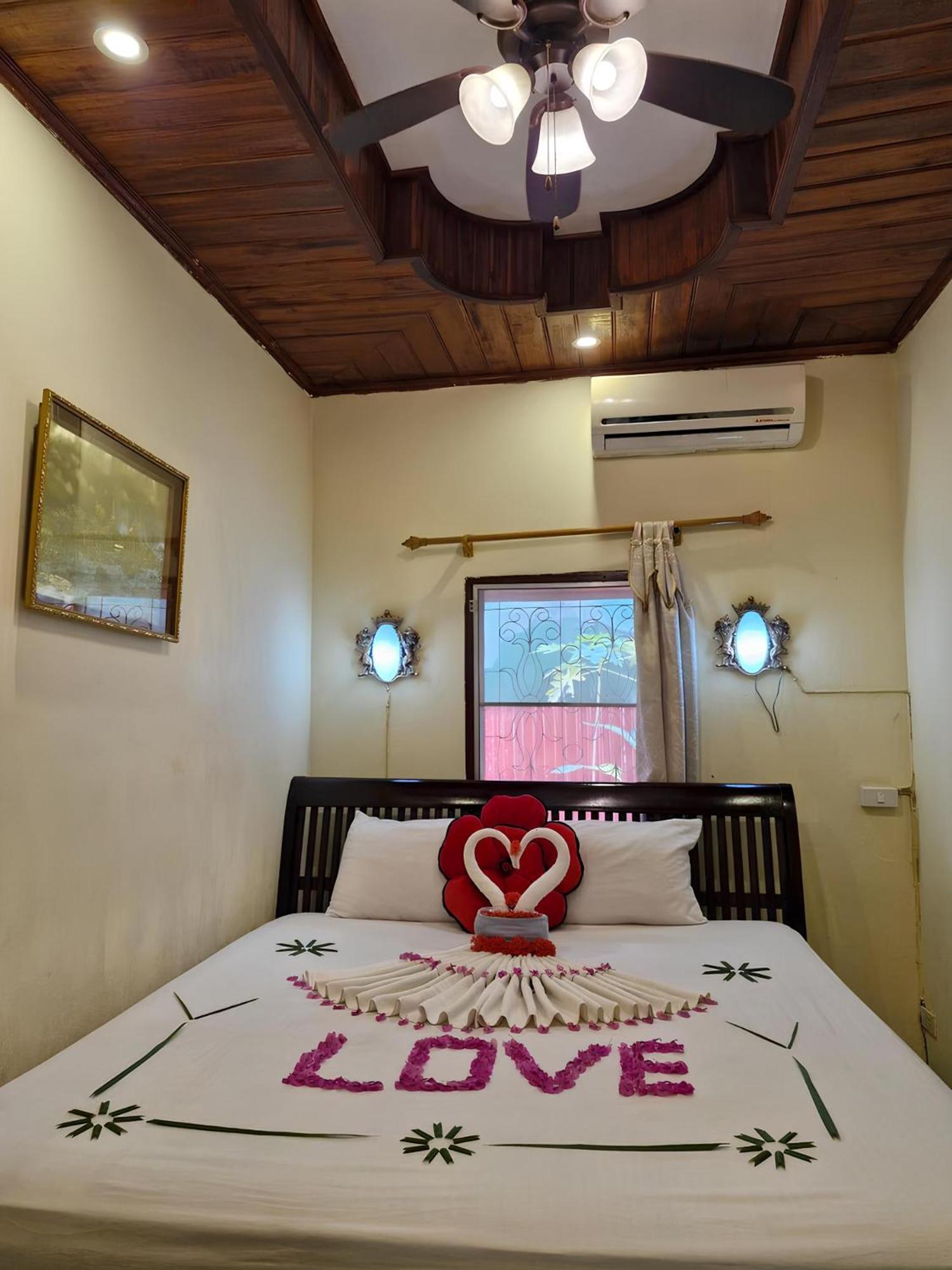 Sakura Wood House Hotel Luang Prabang Exterior photo