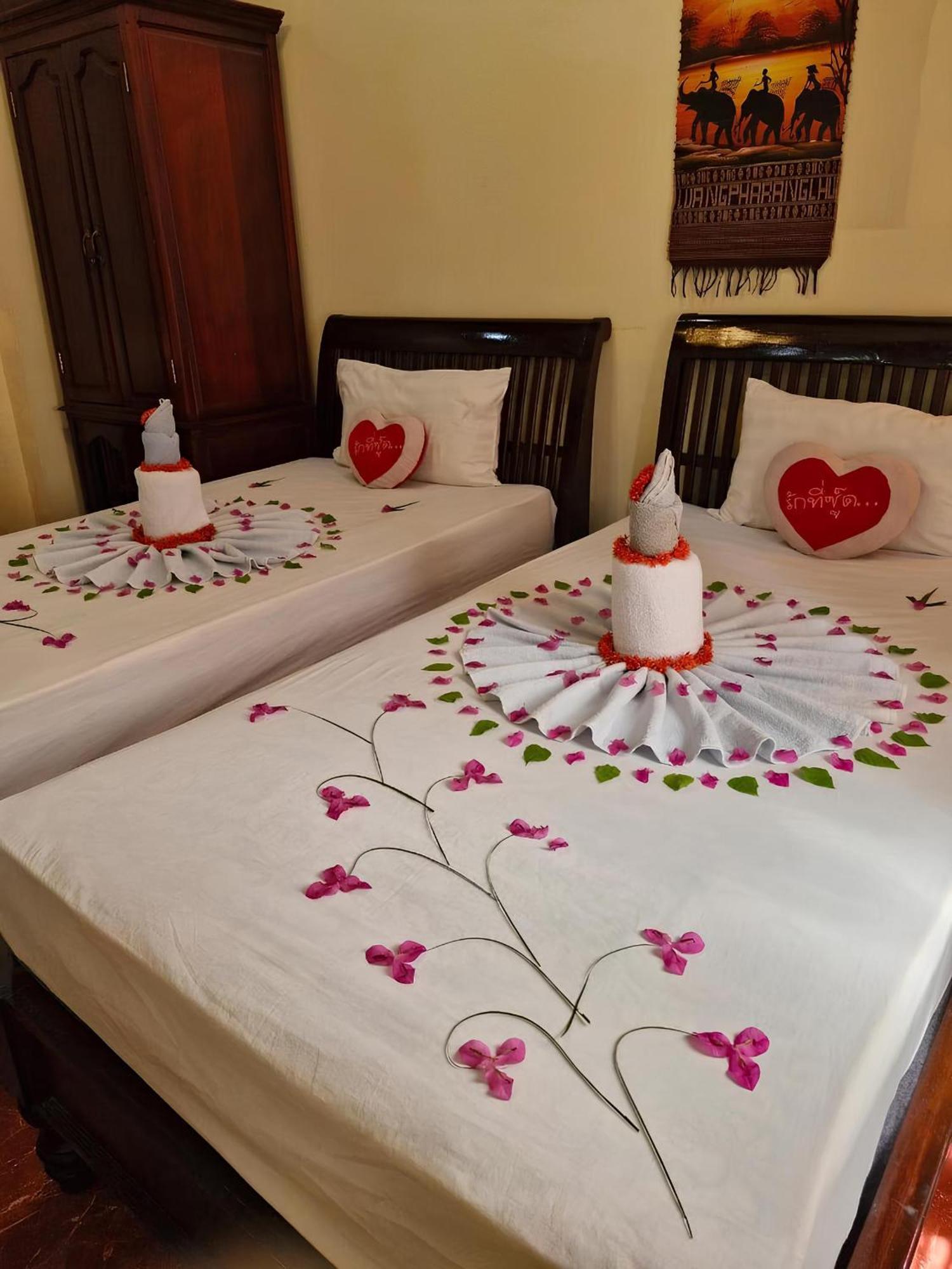 Sakura Wood House Hotel Luang Prabang Exterior photo