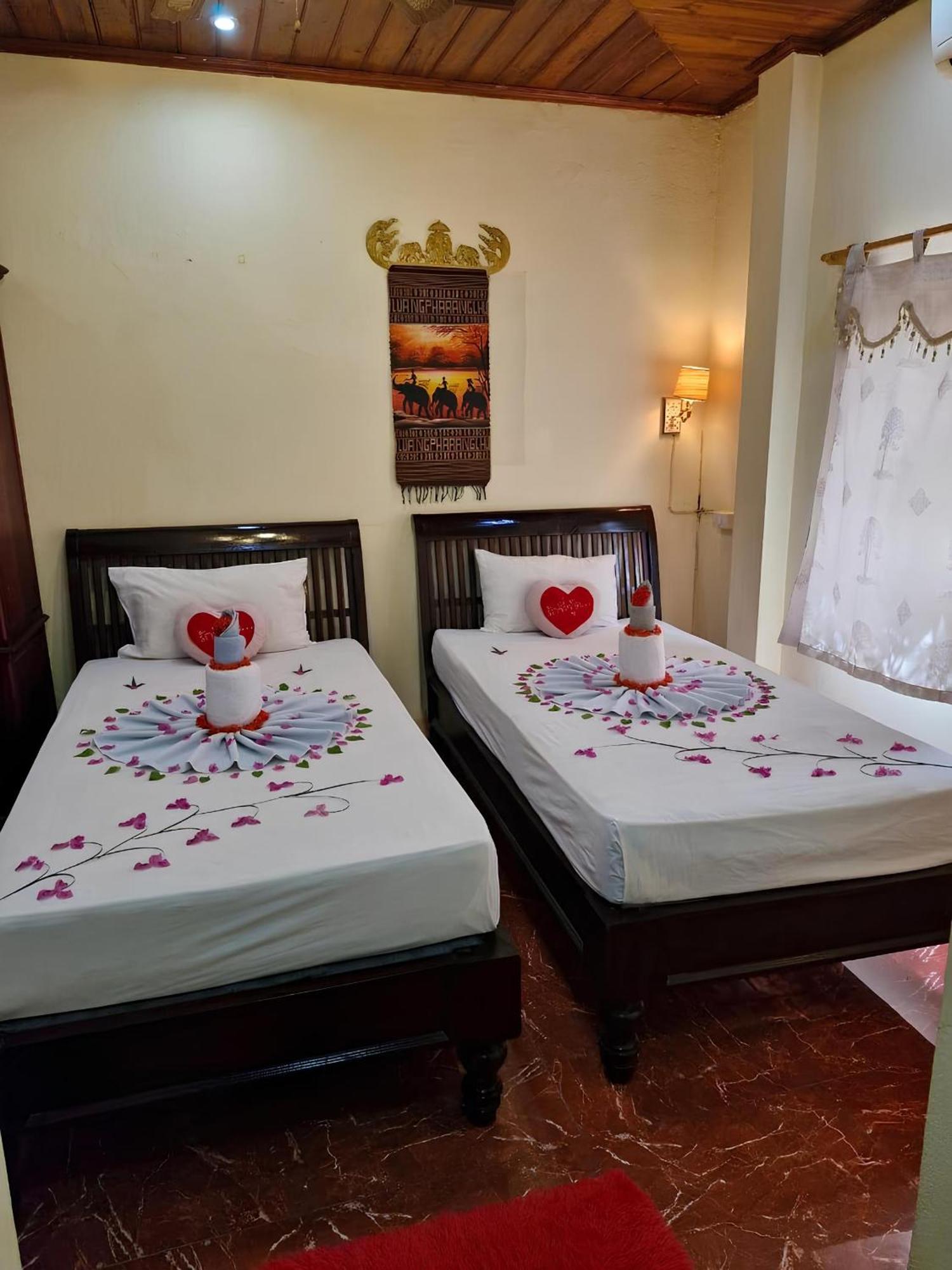 Sakura Wood House Hotel Luang Prabang Exterior photo