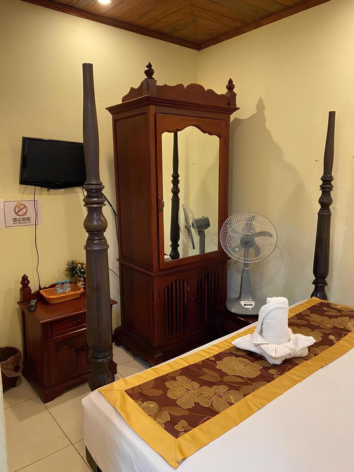 Sakura Wood House Hotel Luang Prabang Exterior photo